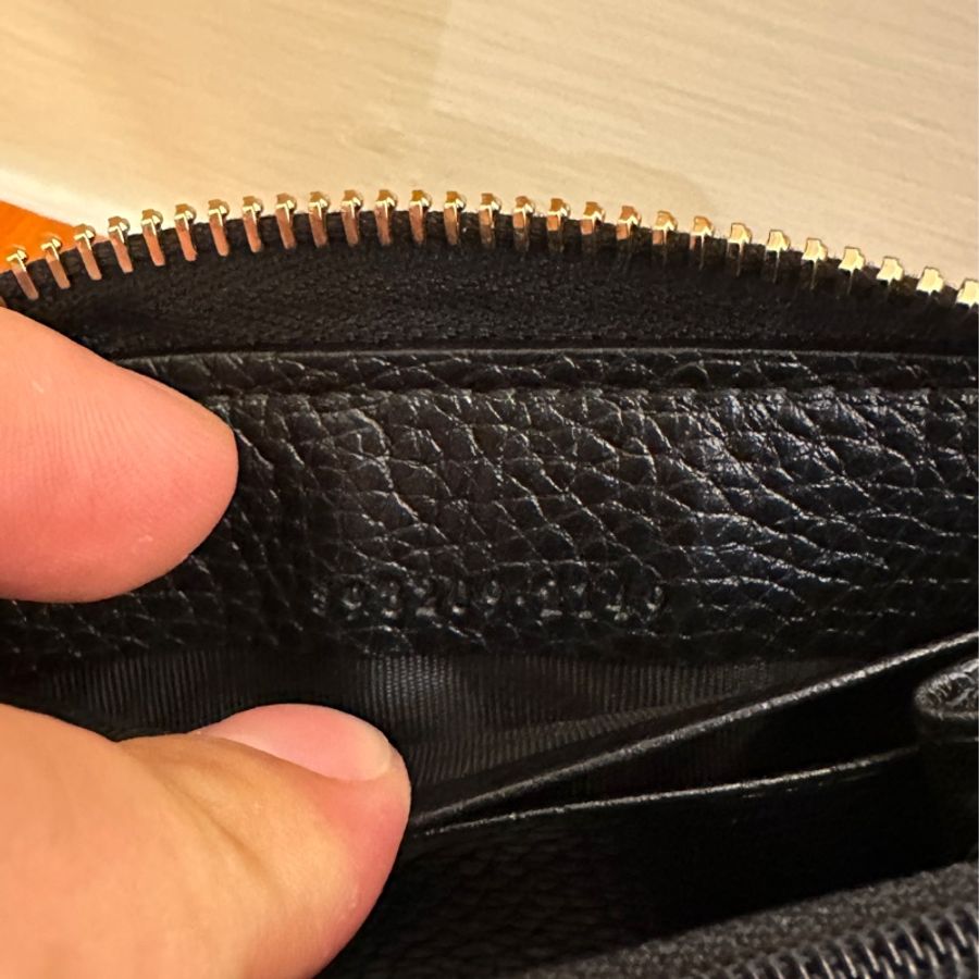 GUCCI 黑皮革流蘇ㄇ拉零錢卡包-9