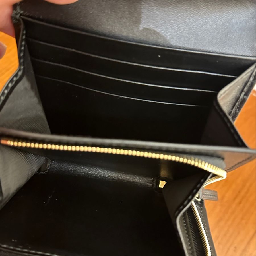 GUCCI 黑皮革金雙G釦式短夾-7
