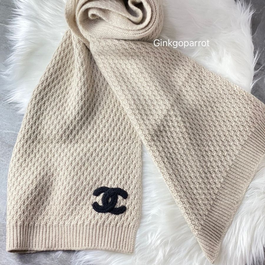 CHANEL beige色雙C圍巾-5