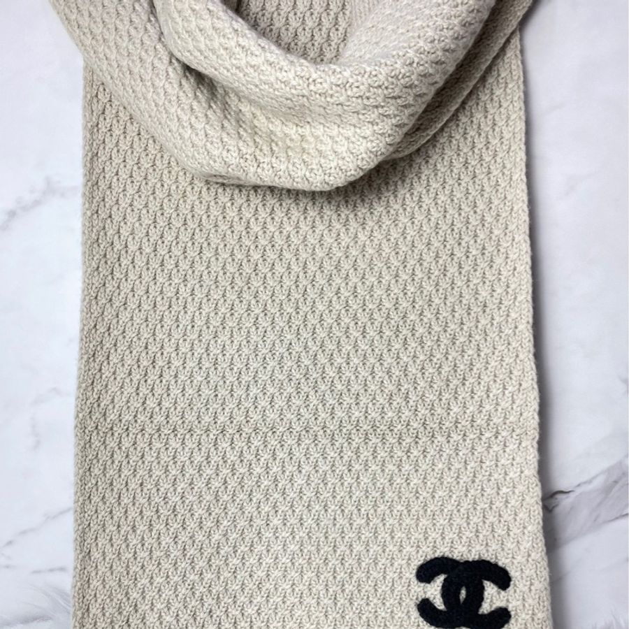 CHANEL beige色雙C圍巾-8