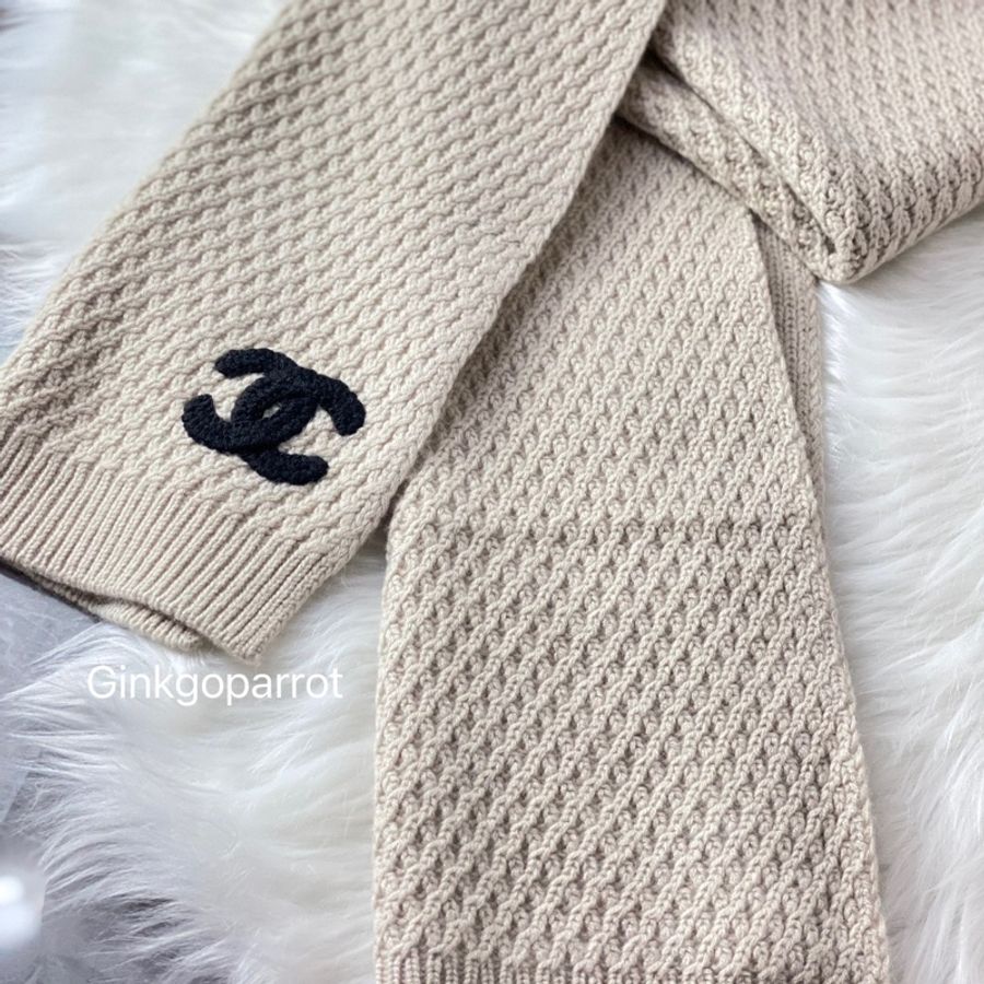 CHANEL beige色雙C圍巾-11