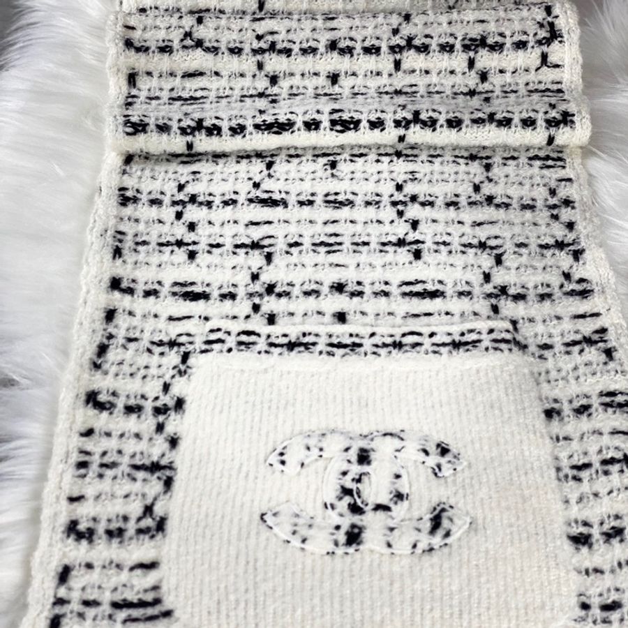 CHANEL 黑白雙C口袋圍巾-7
