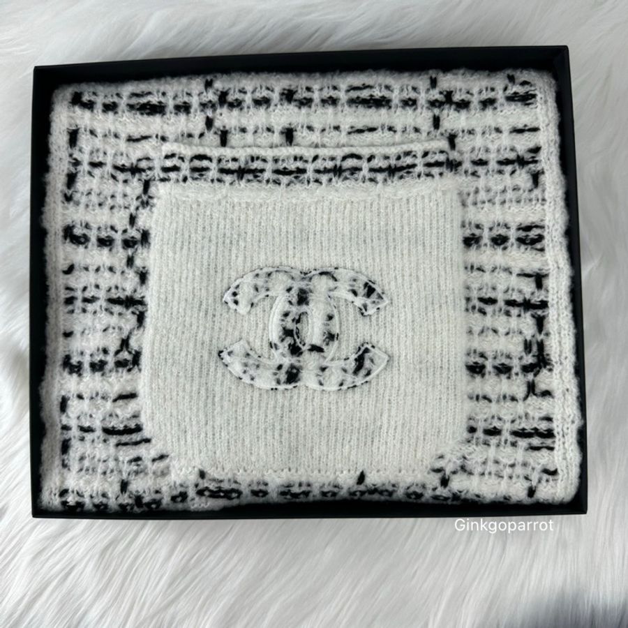 CHANEL 黑白雙C口袋圍巾-8