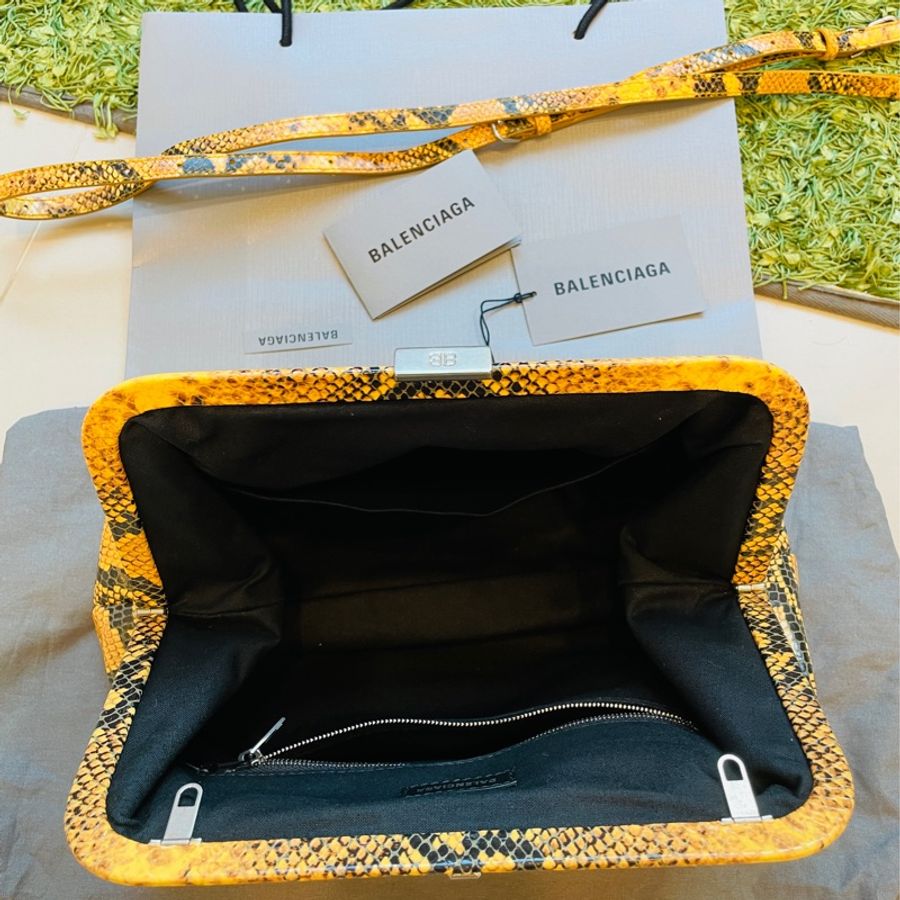 二手正品巴黎世家雲朵包/BALENCIAGA/肩背包/側背包/手拿包/牛皮（全配）看圖看內文-2