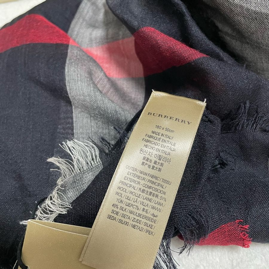 BERBERRY 全新經典款英倫風格紋輕薄桑蠶絲混羊毛圍巾-2