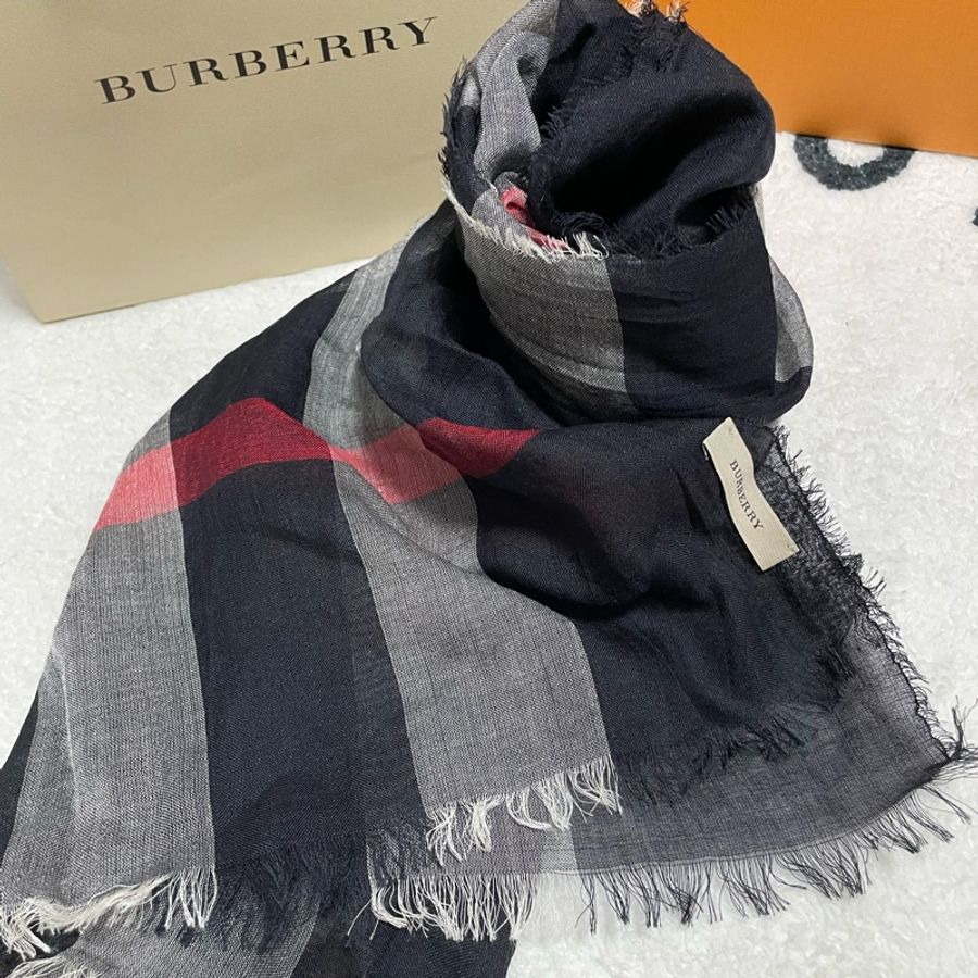 BERBERRY 全新經典款英倫風格紋輕薄桑蠶絲混羊毛圍巾-5