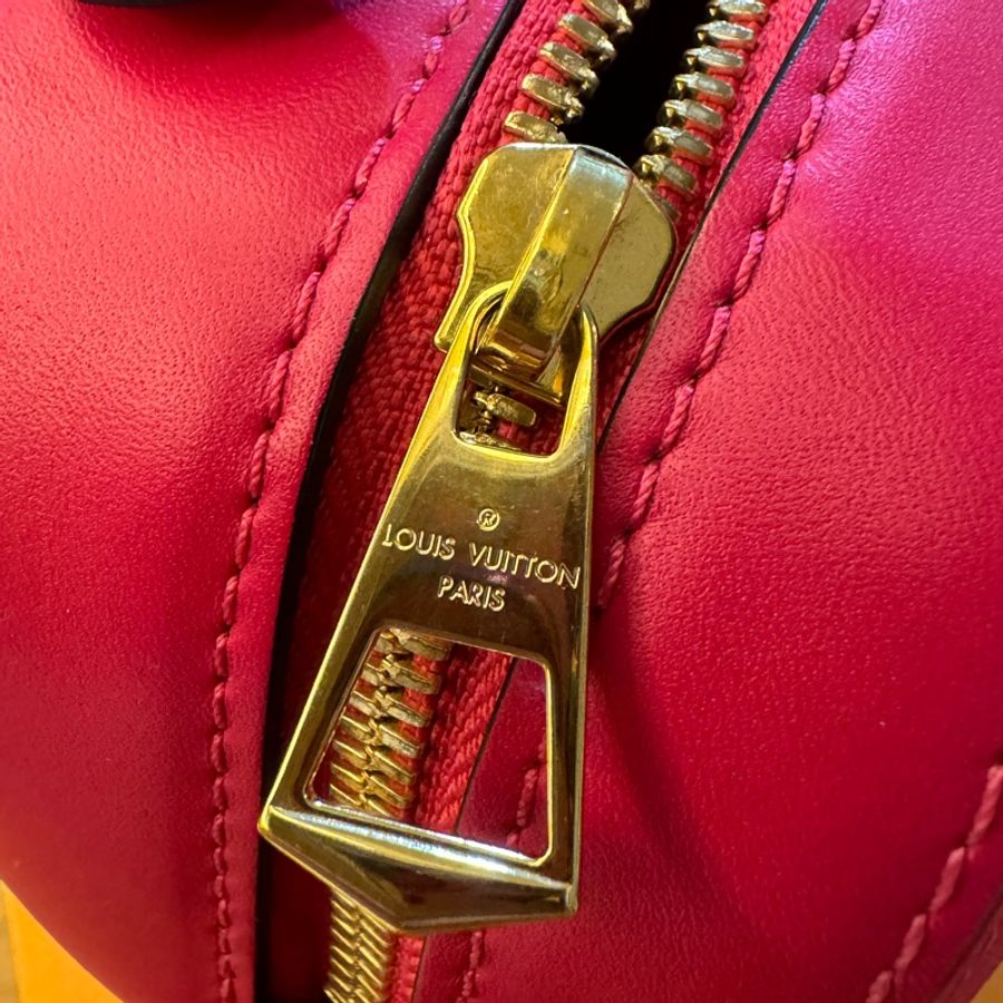 Louis Vuitton 流蘇小手提斜背相機包-26