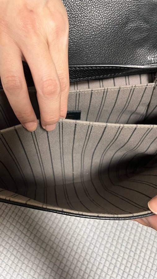 LV 斜背郵差包-3