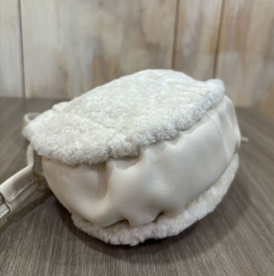 CHANEL A22480 白色 羔羊毛 全皮 銀釦 束口 流蘇 肩背包 水桶包 手提包-14