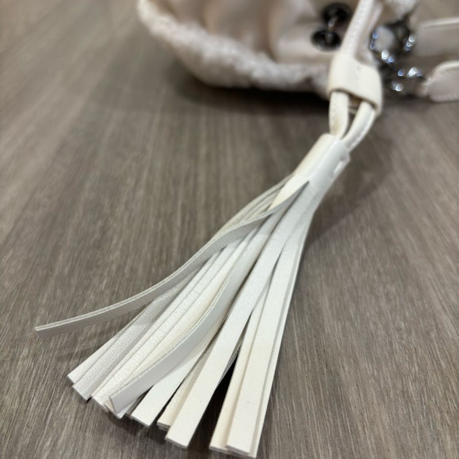 CHANEL A22480 白色 羔羊毛 全皮 銀釦 束口 流蘇 肩背包 水桶包 手提包-19