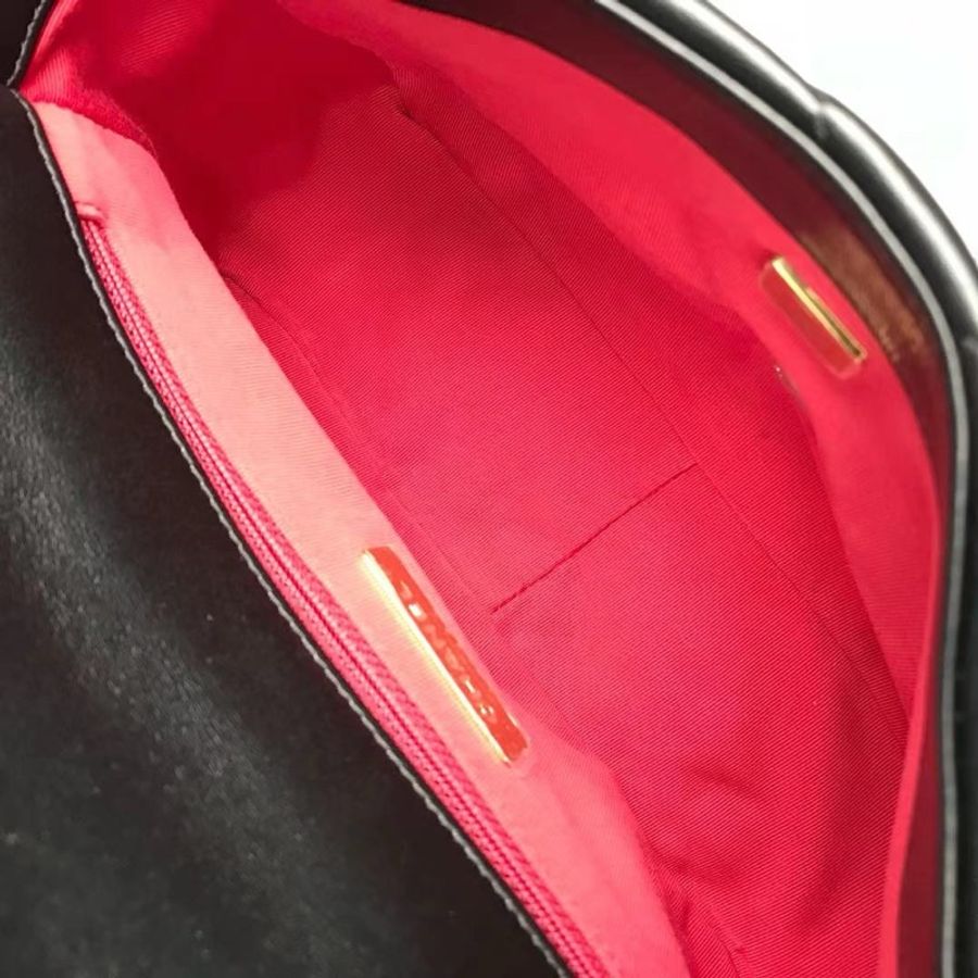 Chanel 19Bag 銀扣-7