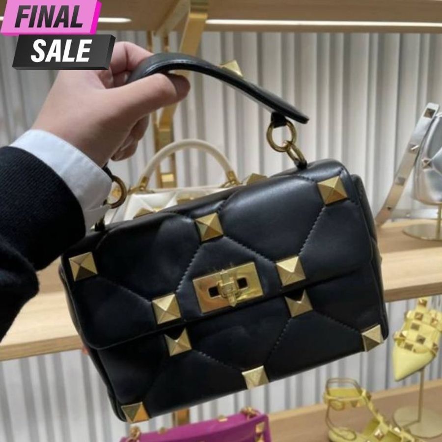 【促銷品】Valentino Roman Stud 中款納帕羊皮羅馬鉚釘包 黑色-0