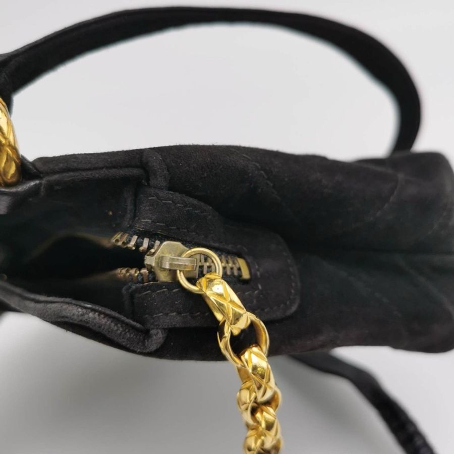 Chanel 翻毛皮純色絎縫雙Clogo中古斜挎單肩包-9