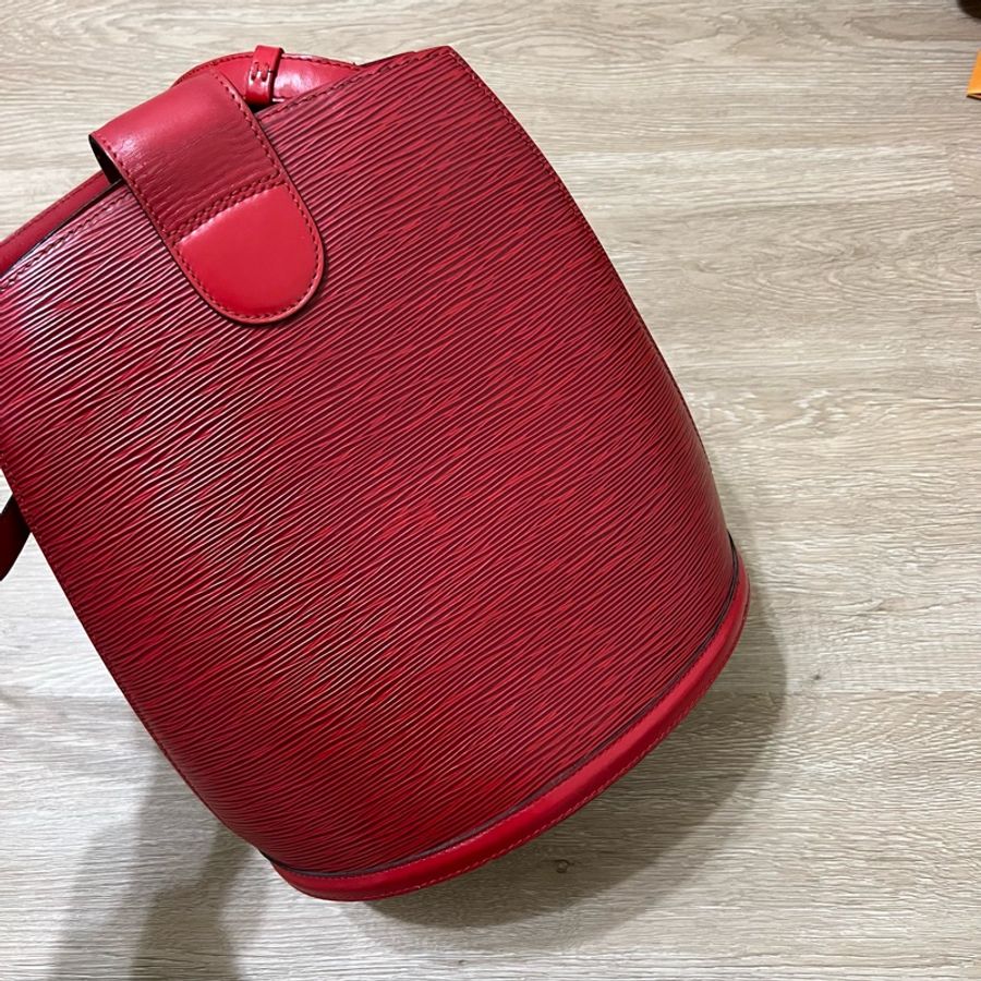 瑞奇二手精品 Louis Vuitton epi 紅色 水桶包 美美的-7