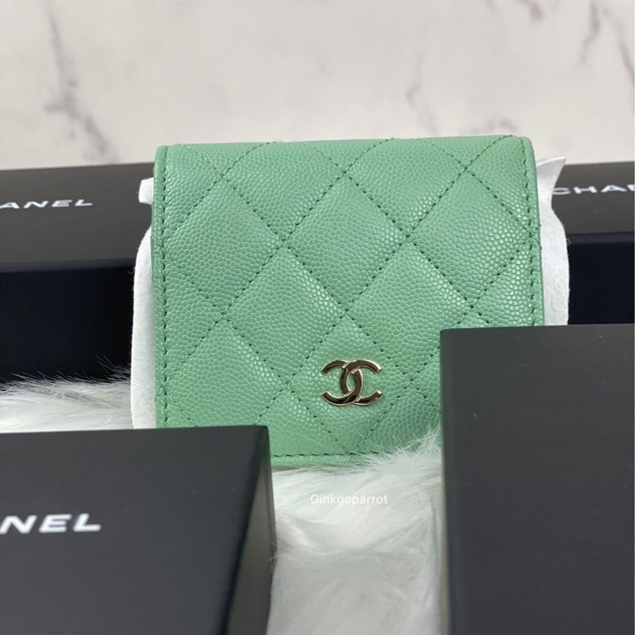 CHANEL 湖水綠荔枝牛皮短夾 對摺皮夾-7