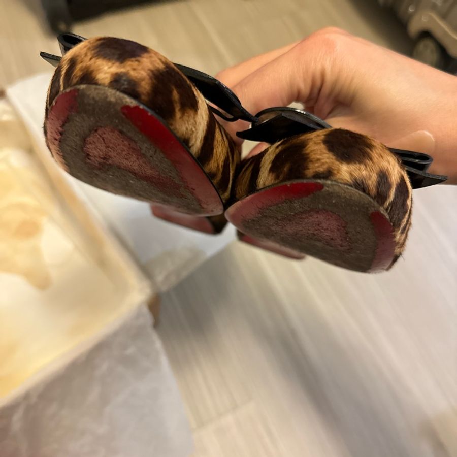 christianlouboutin紅底鞋-11
