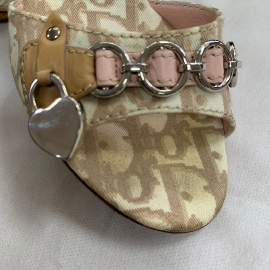 DIOR LOGO 經典氣質中跟涼鞋拖鞋 35.5號 附鞋盒 復興微風廣場購買 有去加500元的鞋底墊-8
