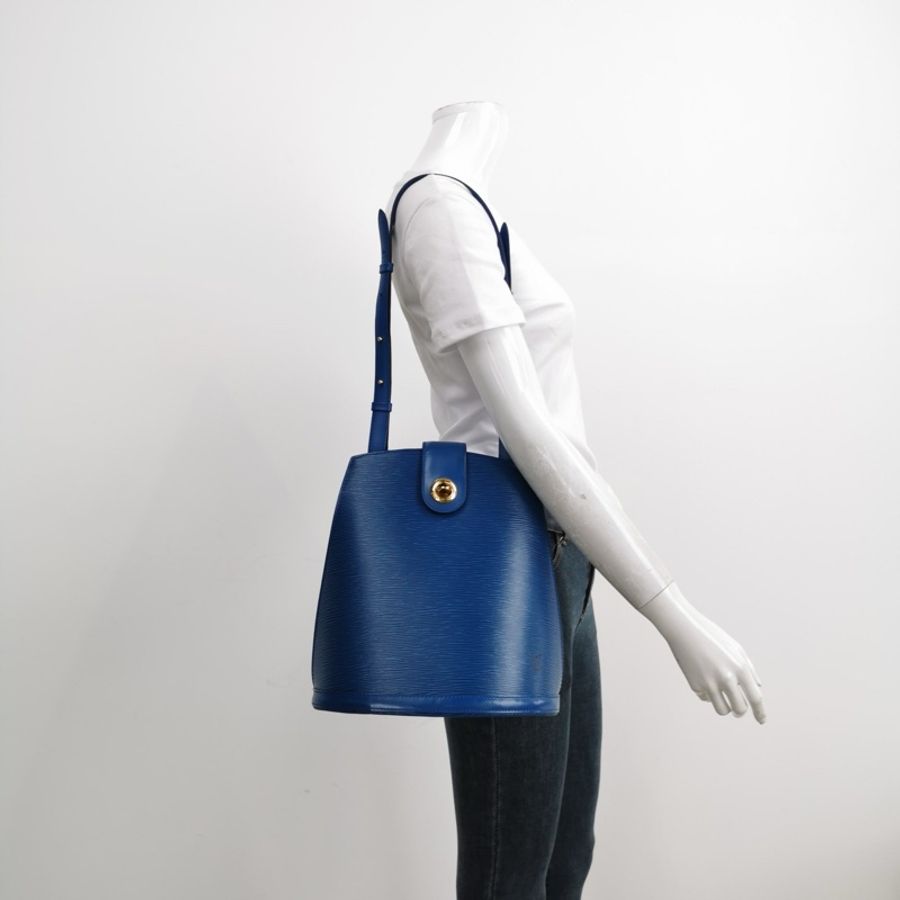 Louis Vuitton (LV) Cluny牛皮純色水波紋翻蓋中古水桶包單肩包-1