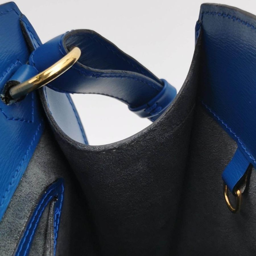 Louis Vuitton (LV) Cluny牛皮純色水波紋翻蓋中古水桶包單肩包-8