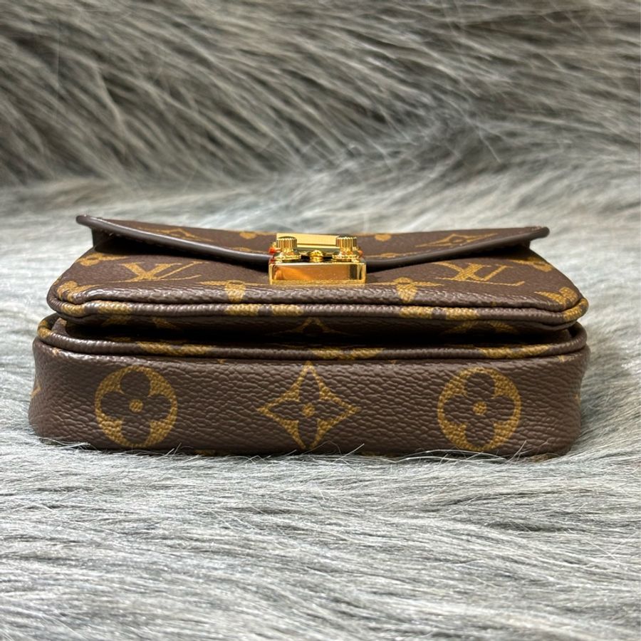 LV M81267 Micro Metis 老花 原花 金釦 小廢包 斜背包 零錢包 郵差包-7