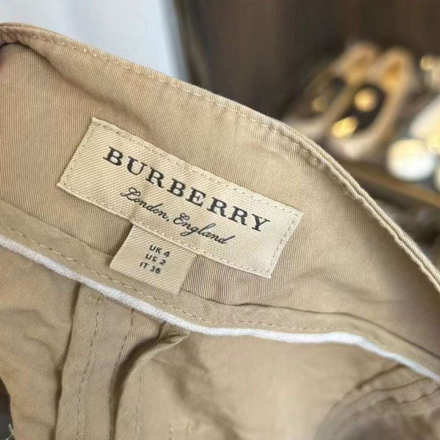 BURBERRY半裙 尺寸uk4 整體很新-1