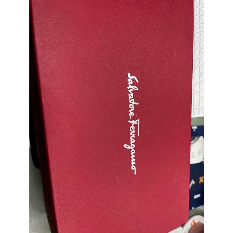 Salvatore Ferragamo Gancini扣環 女鞋皮質樂福鞋、灰褐色、杏仁鞋頭、粗低跟 全新二手出清-8