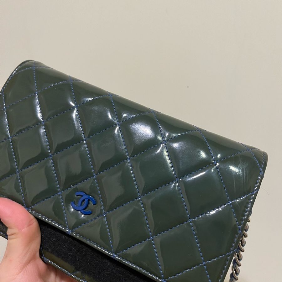 CHANEL WOC 9成新 漆皮撞色-15