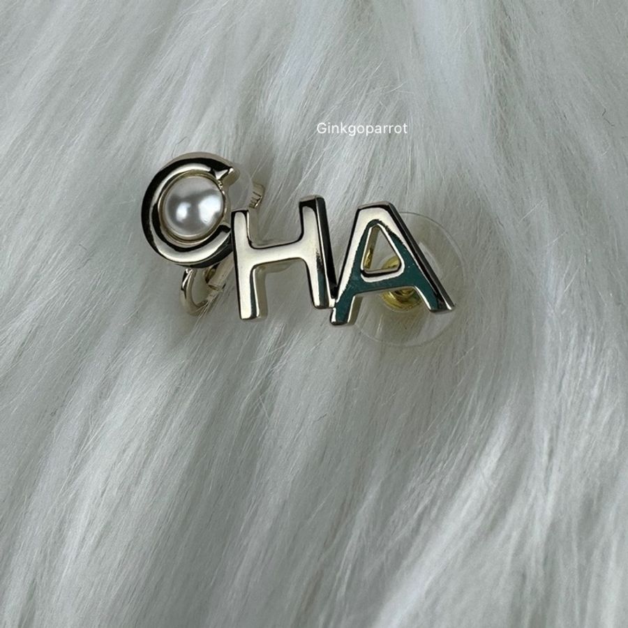 CHANEL 字母logo耳環-5