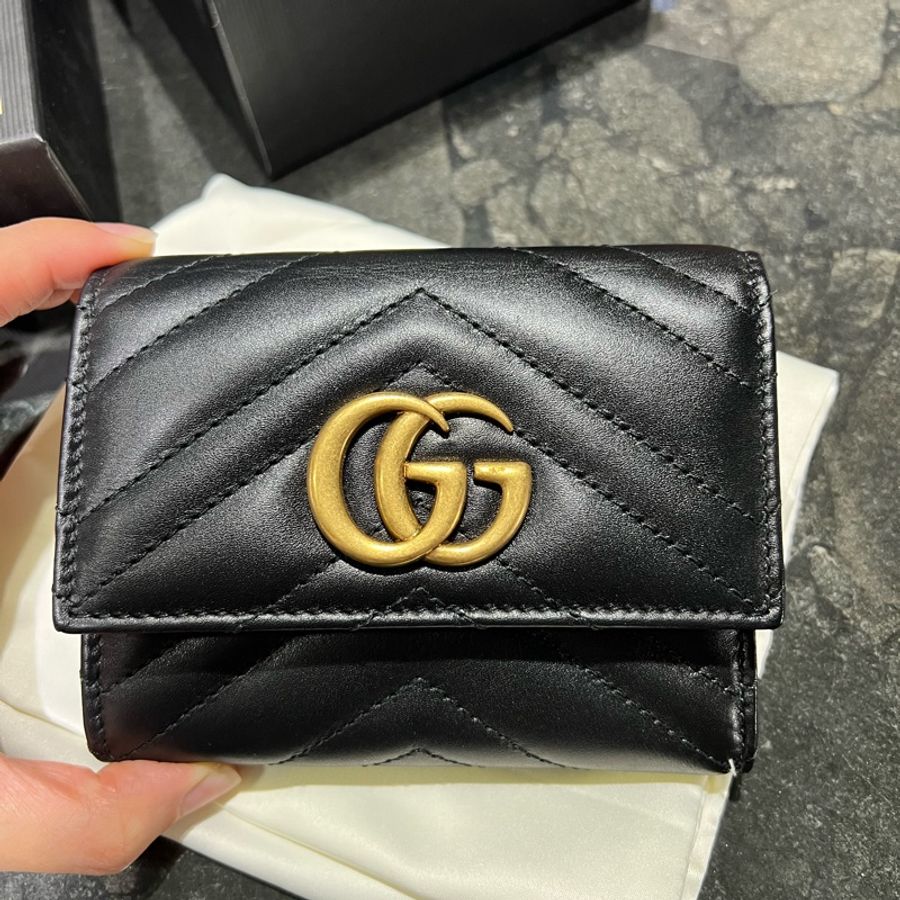 GUCCI 古馳 GG Marmont 金屬雙G LOGO絎縫小牛皮三折扣式零錢短夾-5