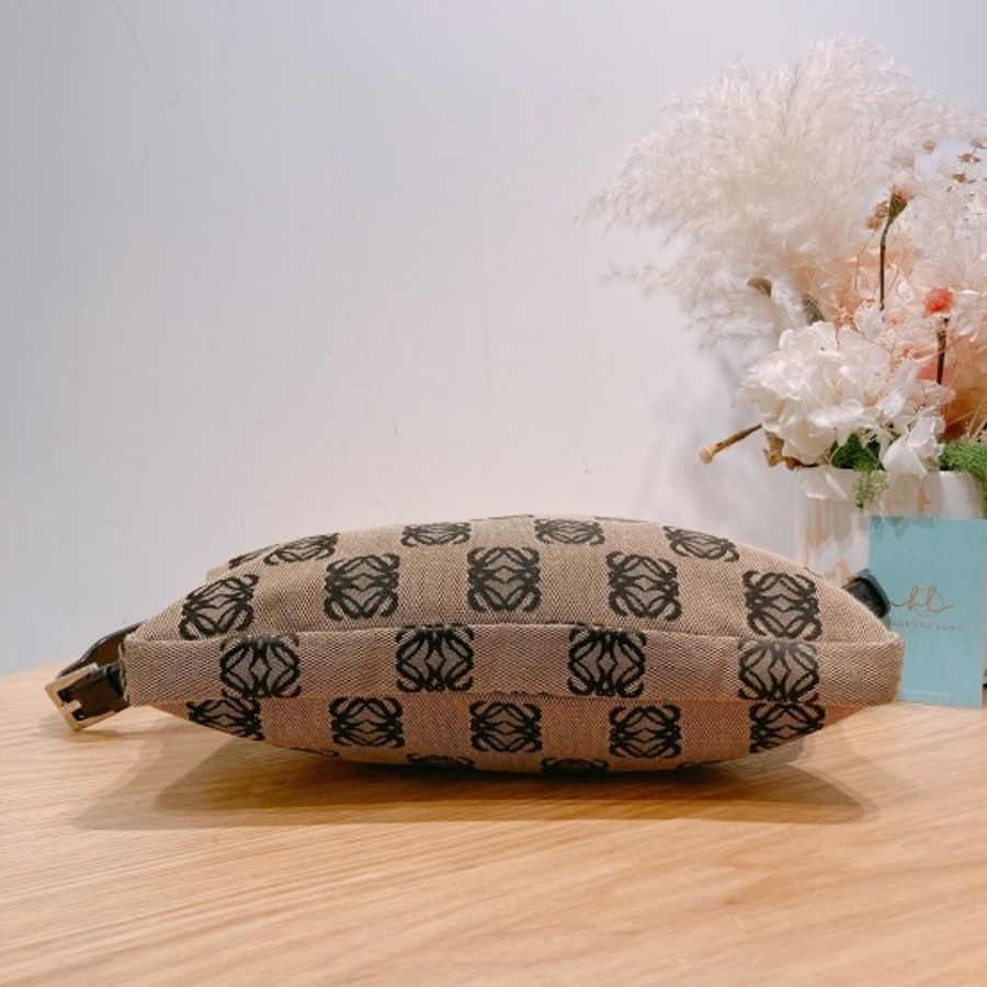LOEWE 羅意威經典復古花紋帆布腋下包包MONOGRAM CANVAS SHOULDER BAG-3