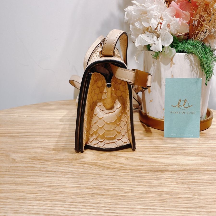 LOEWE 羅意威小號蛇皮翻蓋式肩帶包包BARCELONA SMALL BAG-4