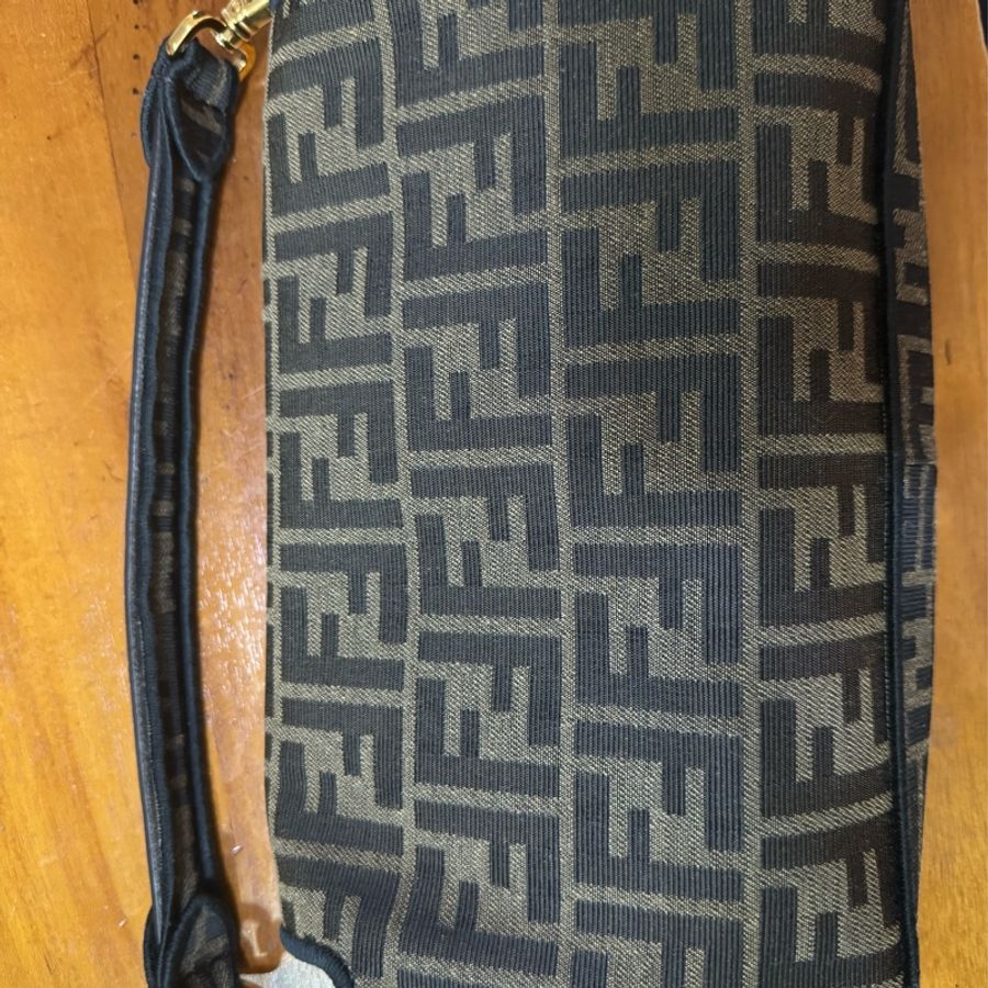 FENDI baguette 2021年底購入-12
