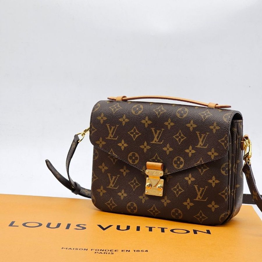 Louis Vuitton LV 老花字紋 Pochette Métisi 郵差包/斜背包-0