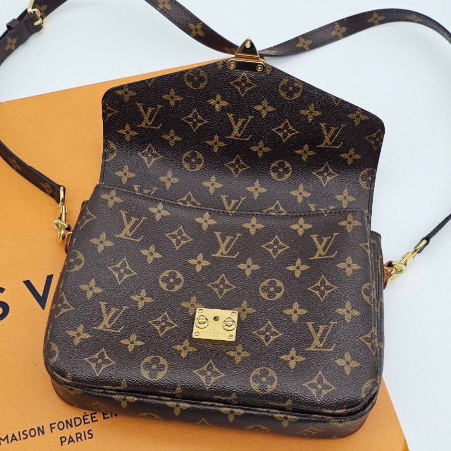 Louis Vuitton LV 老花字紋 Pochette Métisi 郵差包/斜背包-4