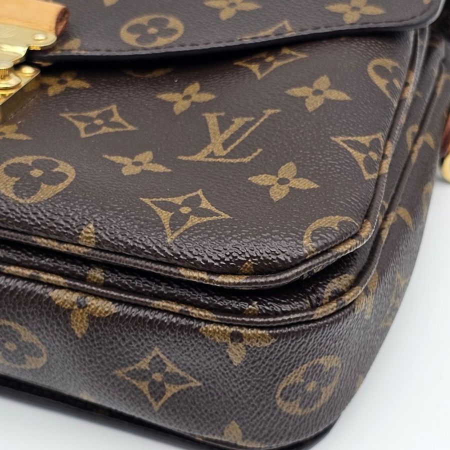 Louis Vuitton LV 老花字紋 Pochette Métisi 郵差包/斜背包-6