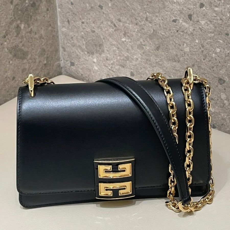 Givenchy 中款小牛皮 4G金鍊翻蓋包 黑色《2024季度新品》-2