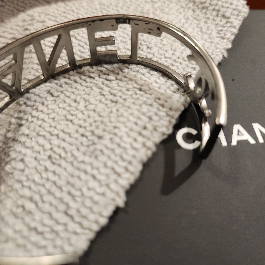 Chanel 硬手環-1