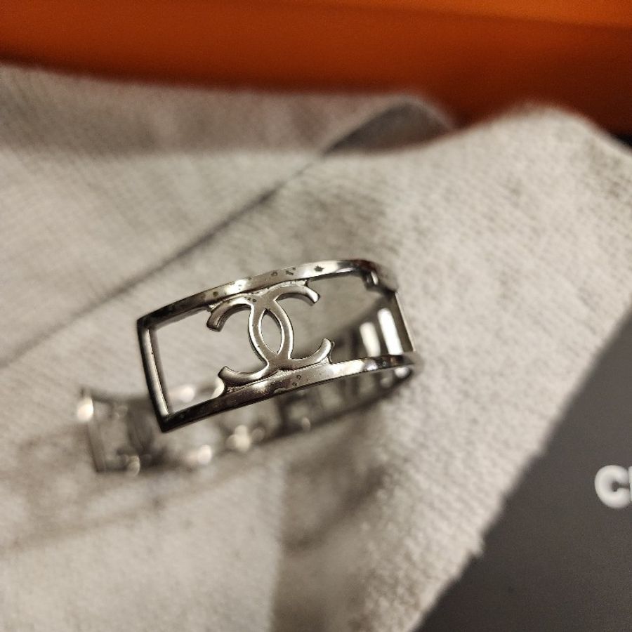 Chanel 硬手環-3