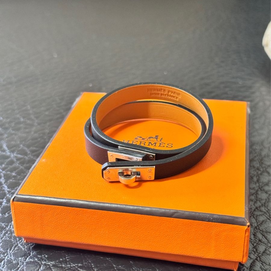 HERMÈS 黑小牛皮 Mini Kelly 銀扣手環-0