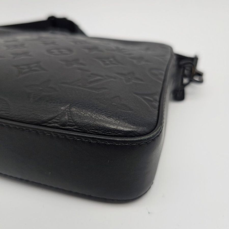 Louis Vuitton LV 黑色 全皮壓紋 Duo 二合一 郵差包/斜背包-4
