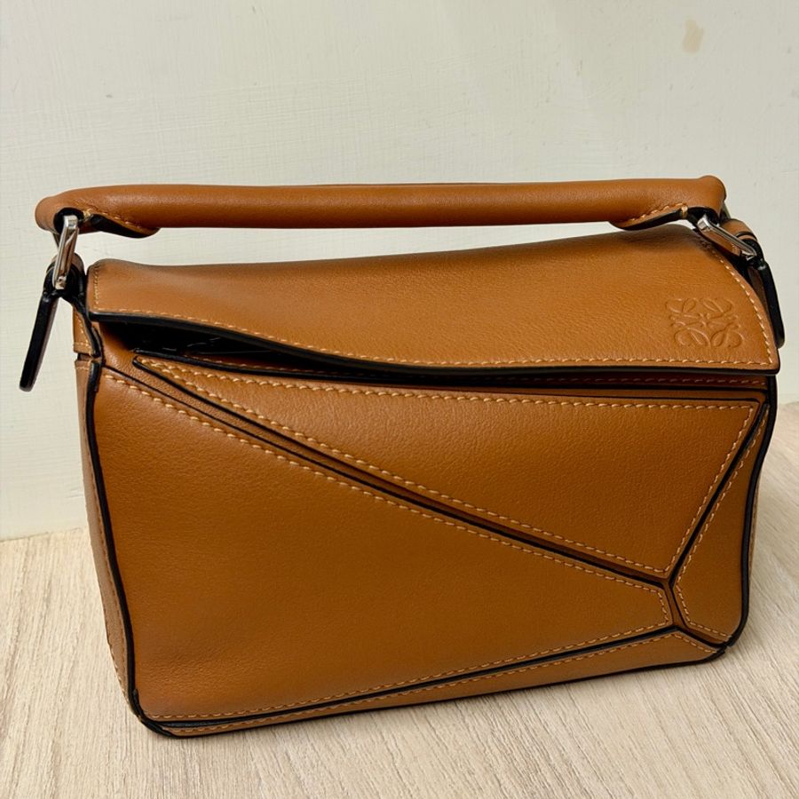 LOEWE Mini Puzzle 經典焦糖色-0