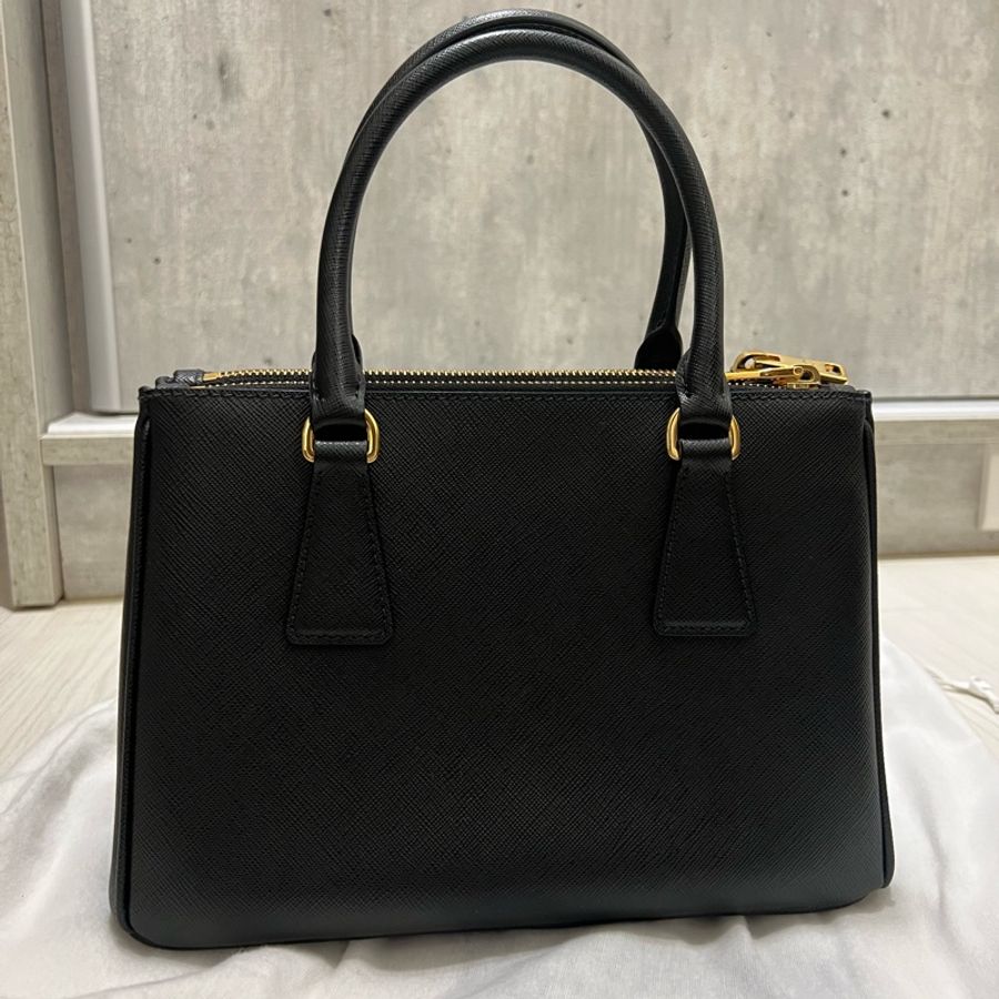 小號Prada Galleria Saffiano皮革手袋-12