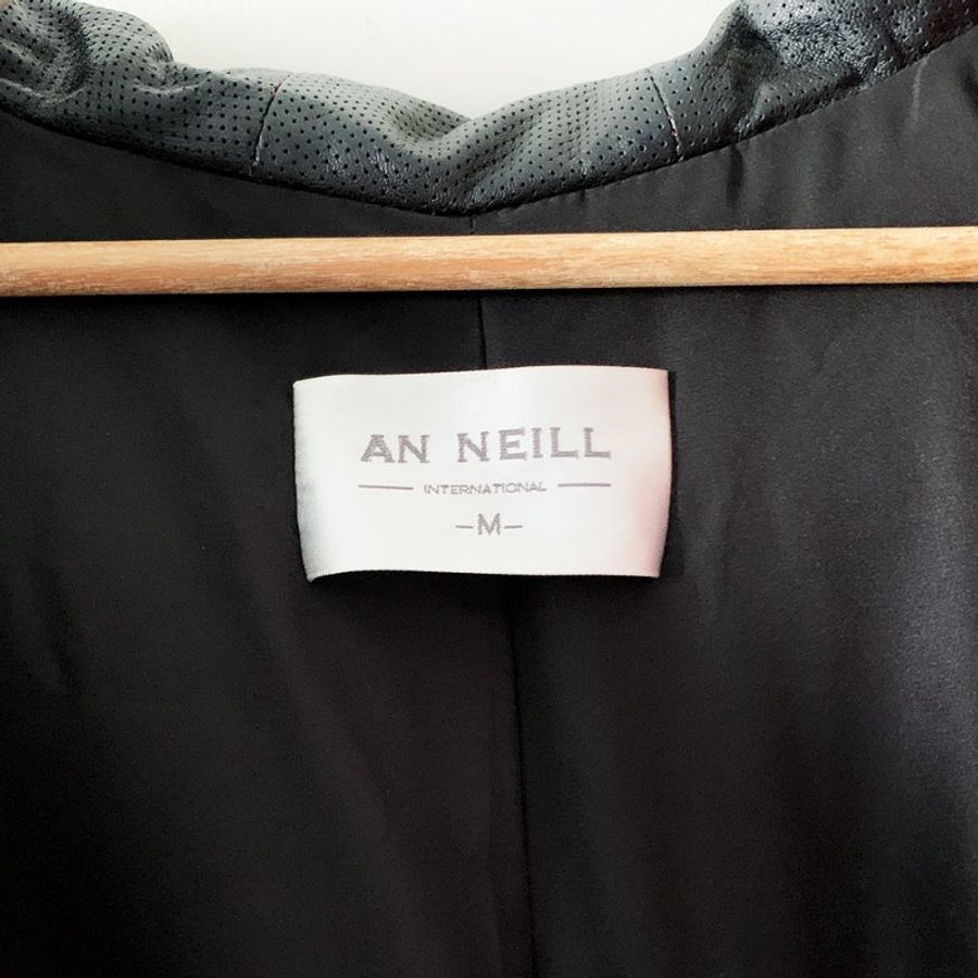 AN NEILL 高級蓬蓬質感皮背心 紅黑豹紋 100%羊皮 可調節連帽 真皮背心 皮衣 柔軟舒適【壽司羊羊】二手衣-1