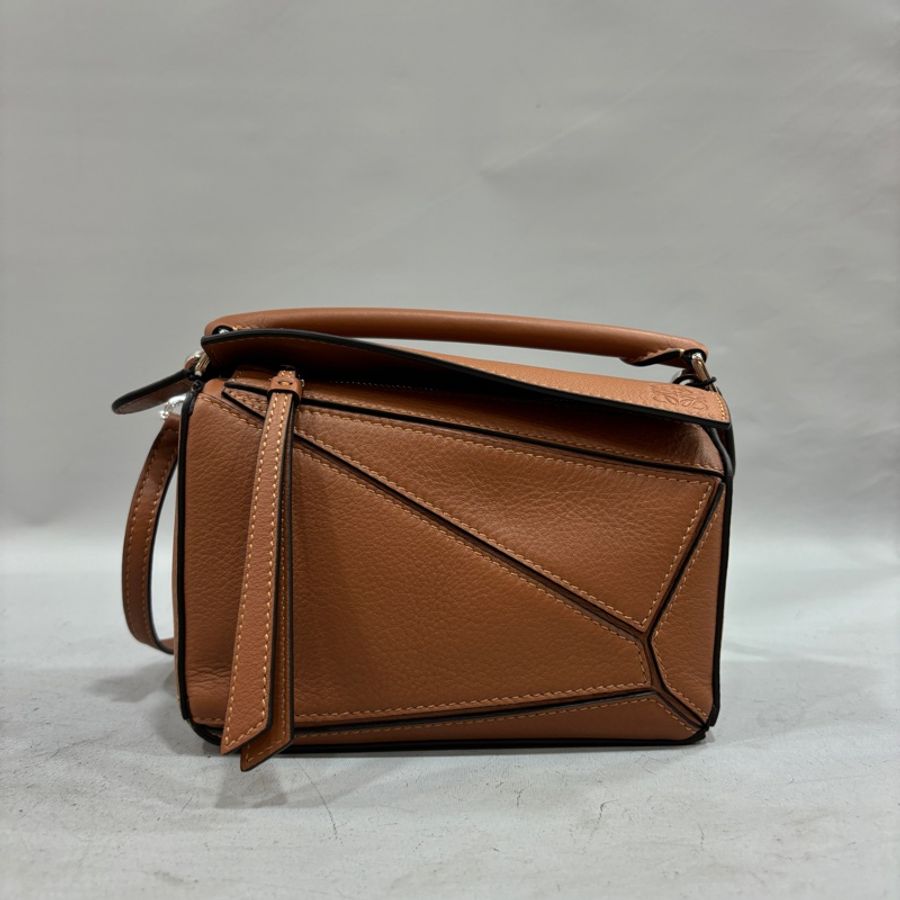 Loewe焦糖色牛皮銀釦Mini Puzzle兩用斜背包*-1