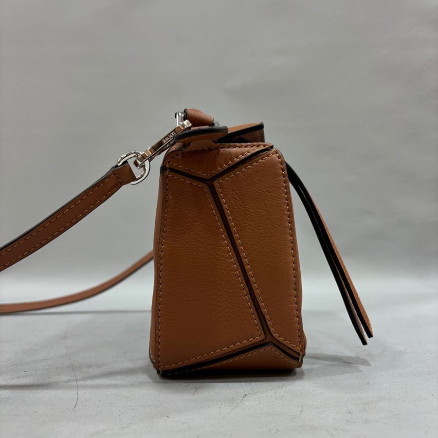 Loewe焦糖色牛皮銀釦Mini Puzzle兩用斜背包*-2