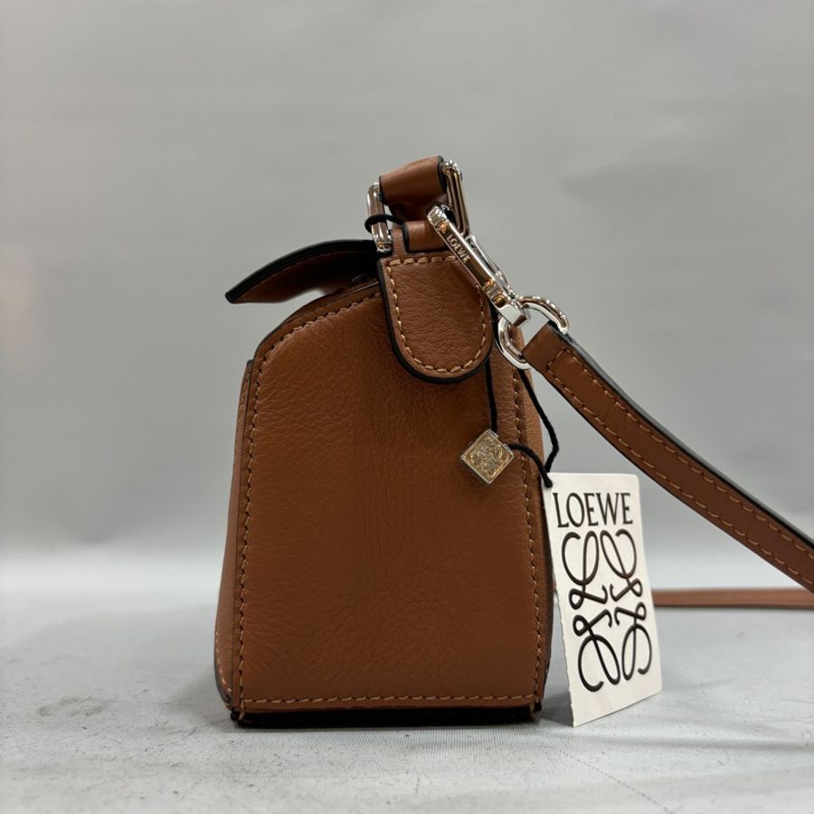 Loewe焦糖色牛皮銀釦Mini Puzzle兩用斜背包*-4