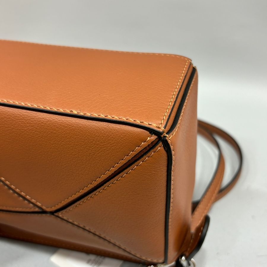Loewe焦糖色牛皮銀釦Mini Puzzle兩用斜背包*-8