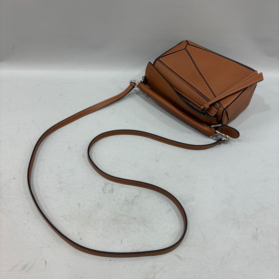Loewe焦糖色牛皮銀釦Mini Puzzle兩用斜背包*-11