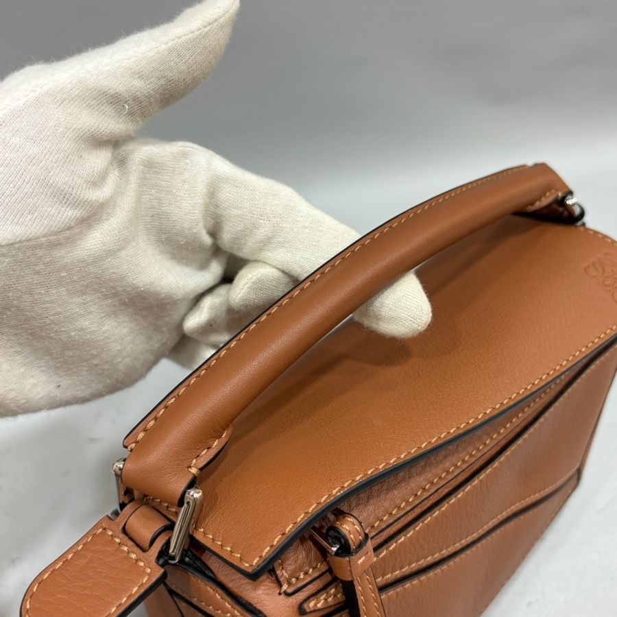 Loewe焦糖色牛皮銀釦Mini Puzzle兩用斜背包*-13