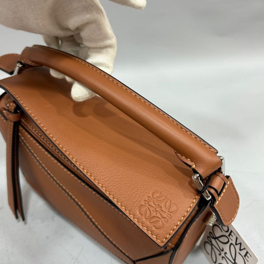 Loewe焦糖色牛皮銀釦Mini Puzzle兩用斜背包*-14
